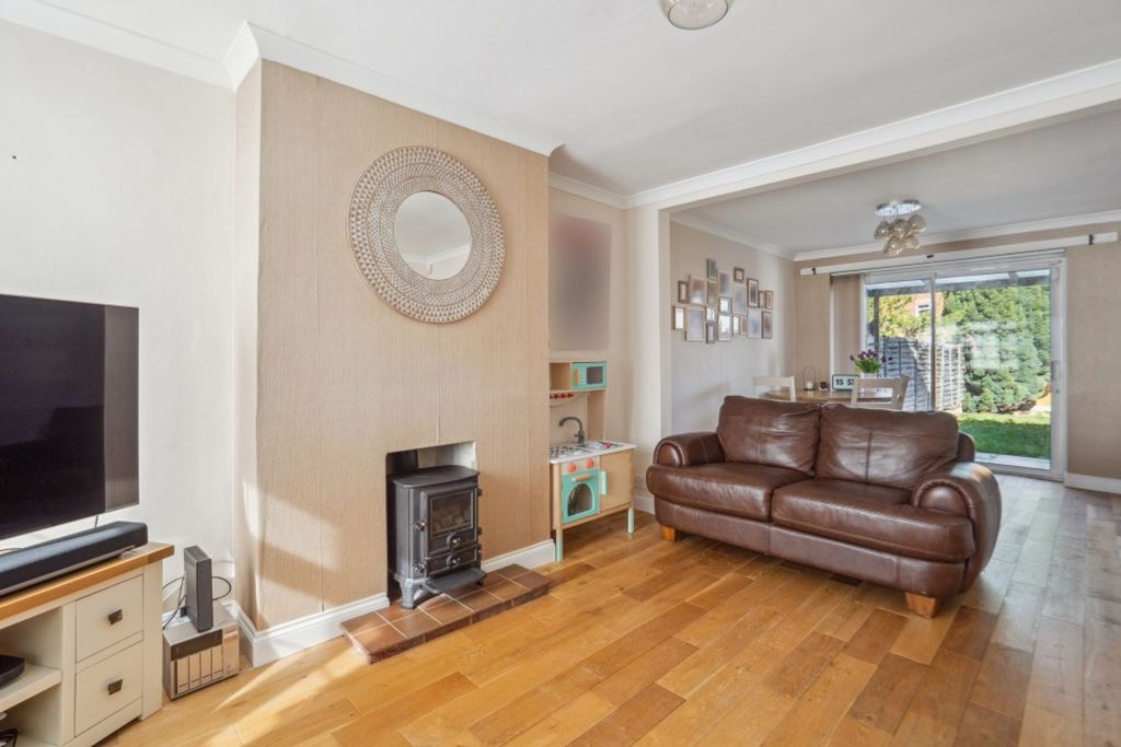 Property photo 3 of 13 Lounge