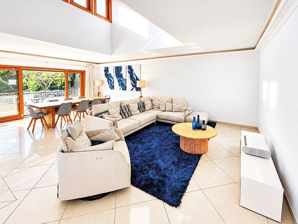 Property photo 2 of 41