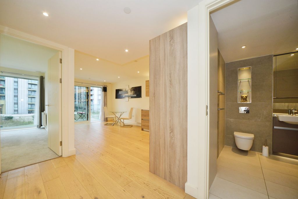 Property photo 2 of 17 Photography