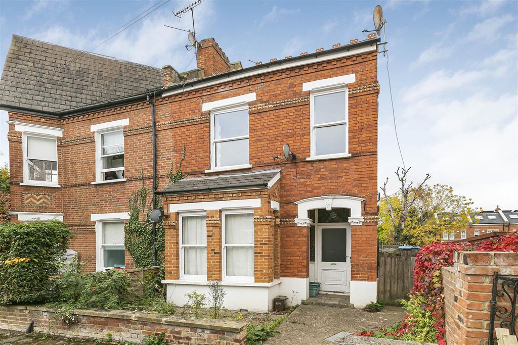 Property photo 1 of 8