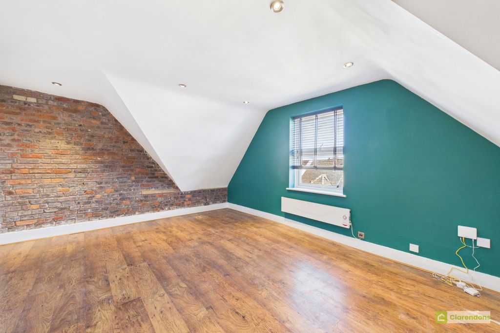 Property photo 2 of 6 Cam02528G0-Pr0455-Still004