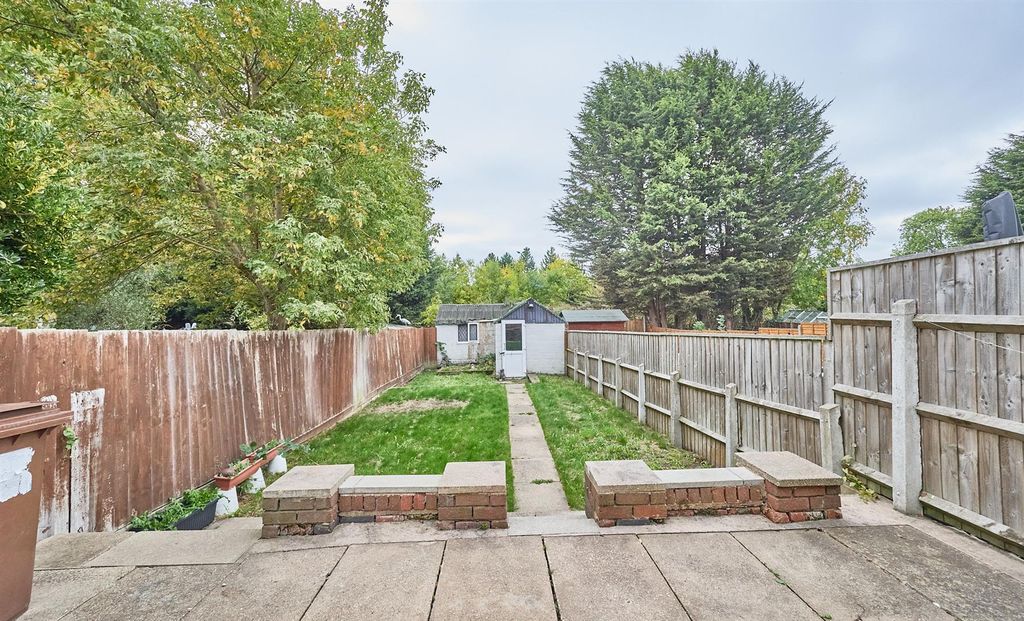 Property photo 3 of 10 Outside