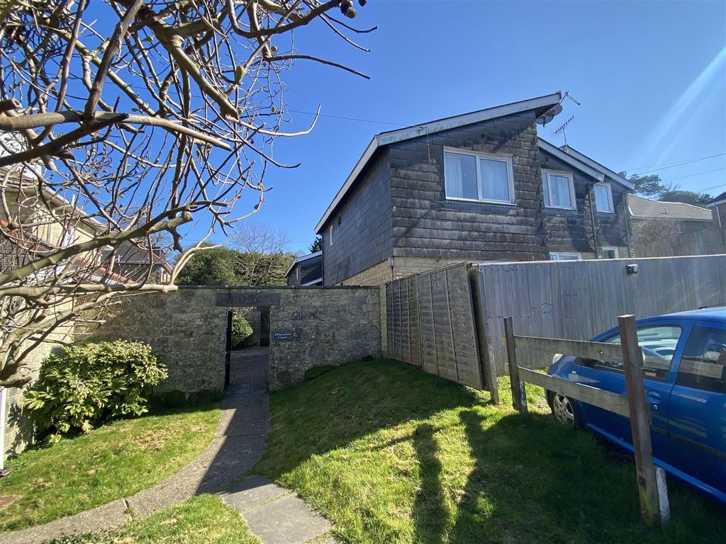 Property photo 1 of 5