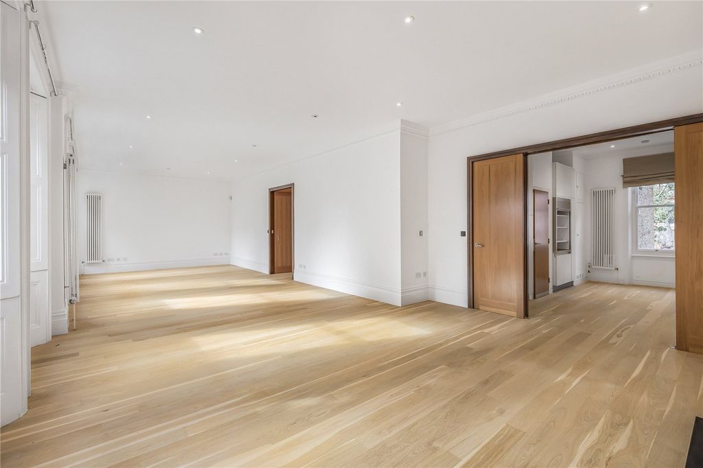 Property photo 2 of 29