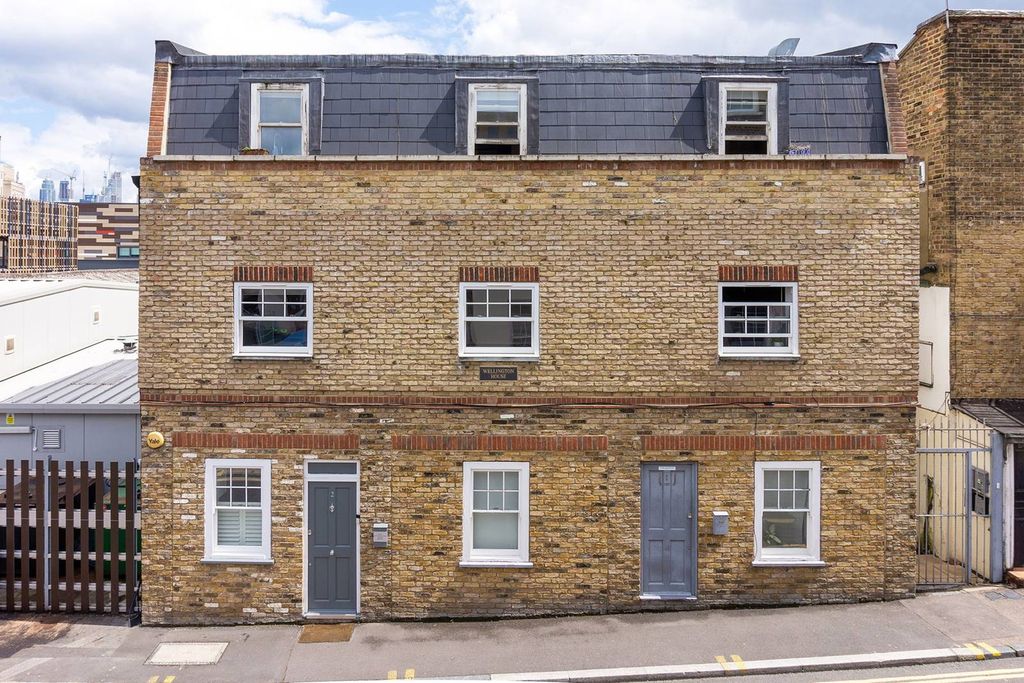 Property photo 1 of 9