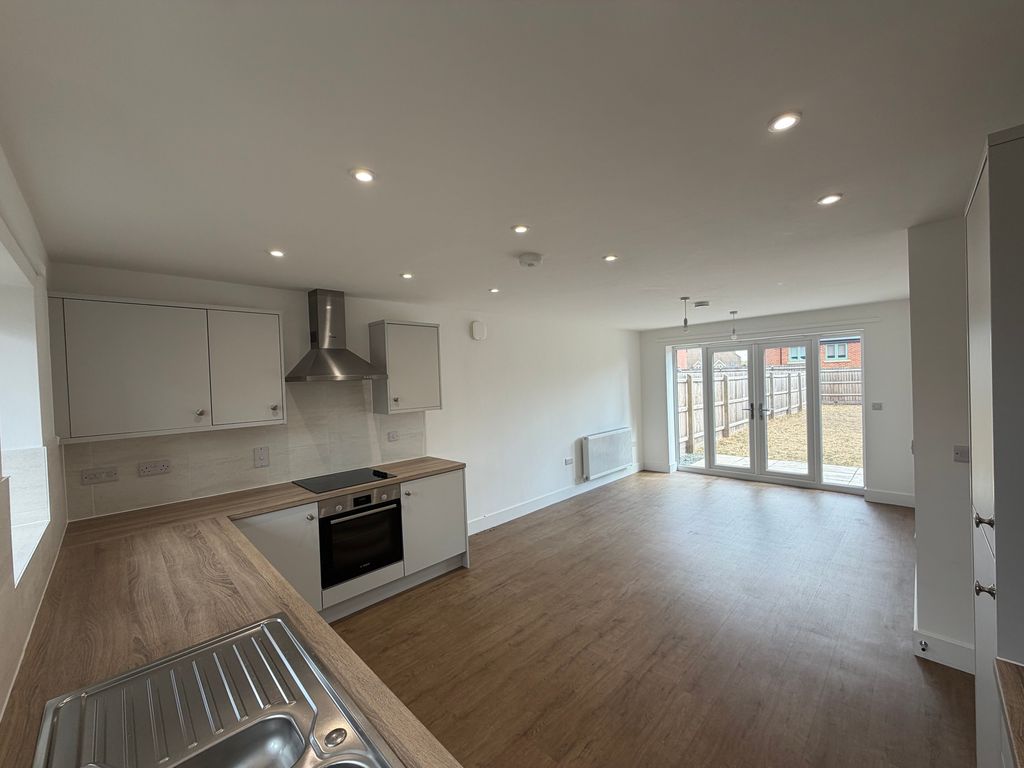 Property photo 2 of 18 Image