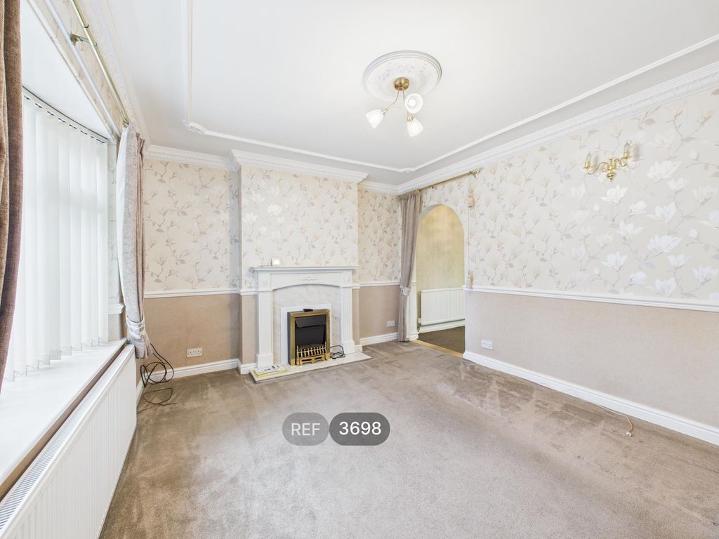 Property photo 2 of 17 Living Room