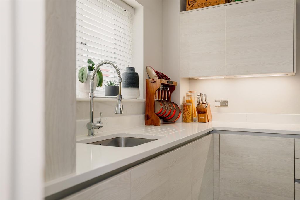 Property photo 3 of 24 8.Jpg