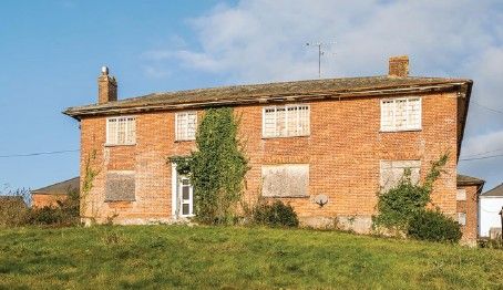 Property photo 3 of 12