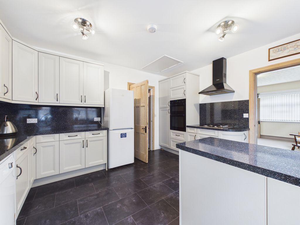 Property photo 2 of 17 Cam04018G0-Pr0442-Still004