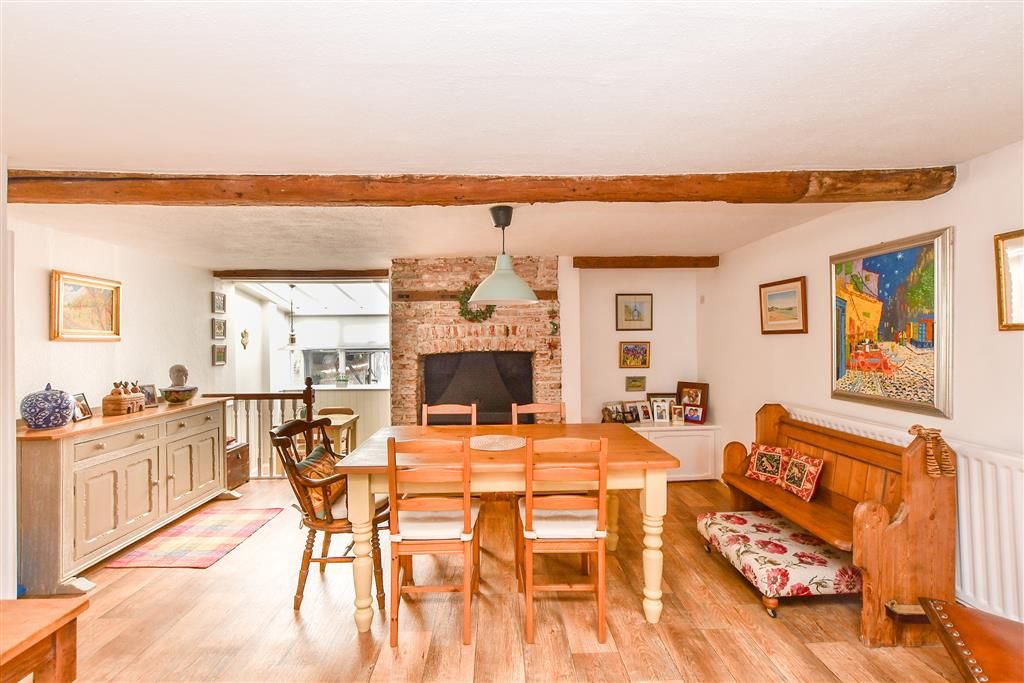 Property photo 3 of 10 Dining Area