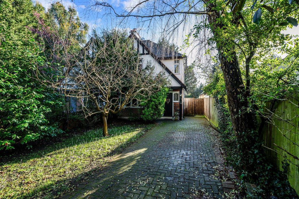 Property photo 1 of 19 Christ Church Mount