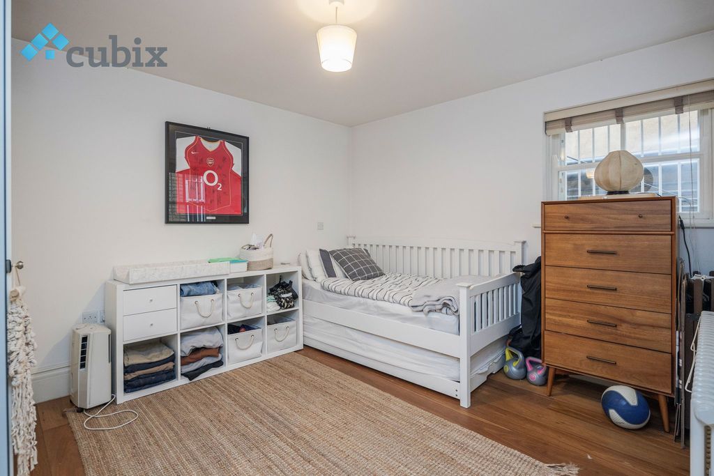 Property photo 3 of 35