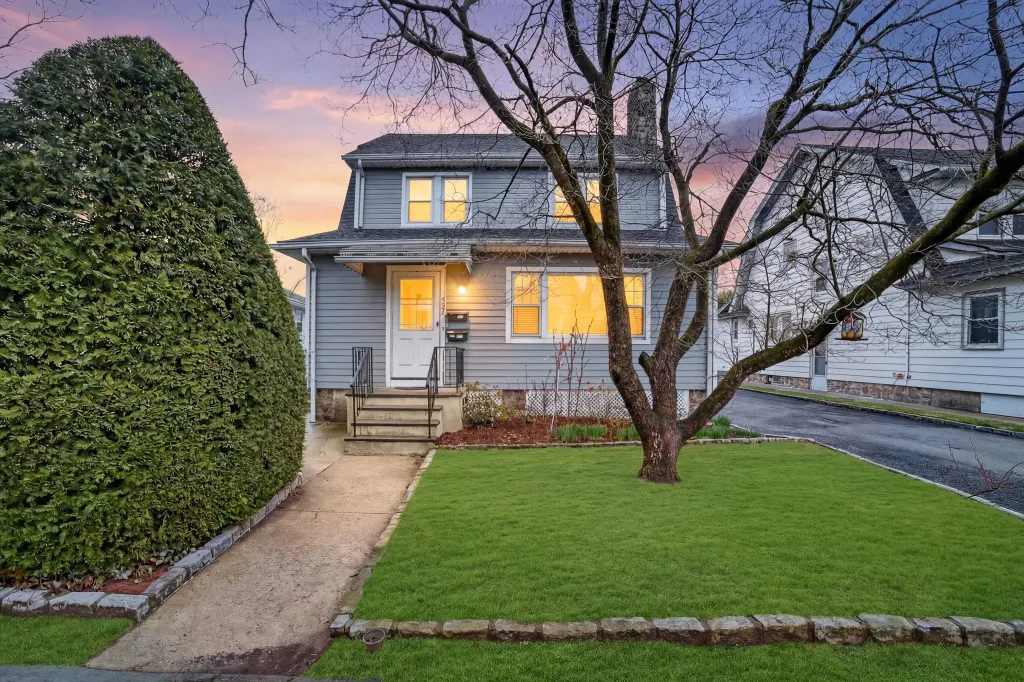 Property photo 1 of 31