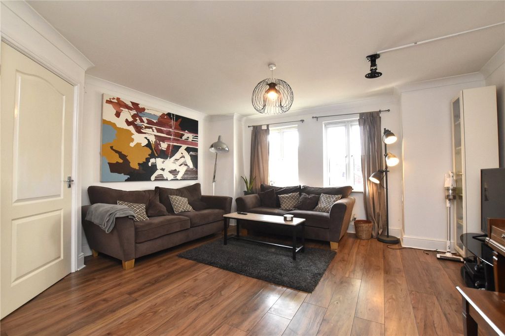 Property photo 2 of 12 Picture No. 03