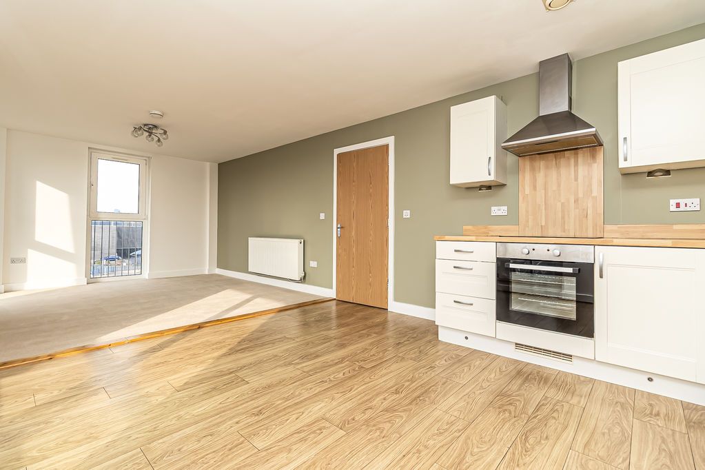 Property photo 2 of 20 .