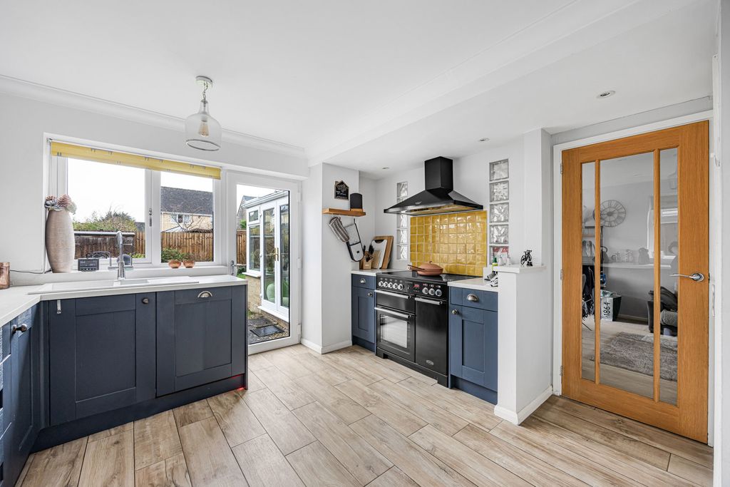 Property photo 2 of 23 Kitchen