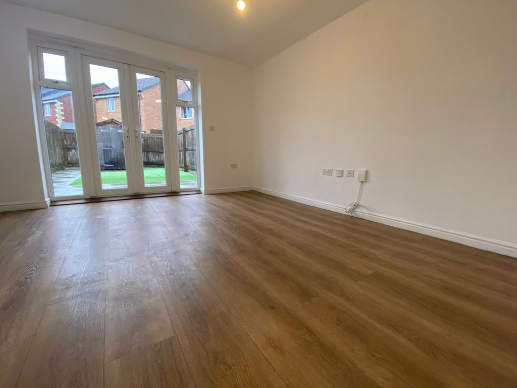 Property photo 3 of 11 Photo 3