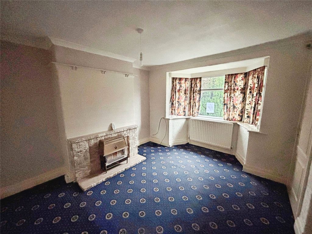 Property photo 2 of 12 Lounge