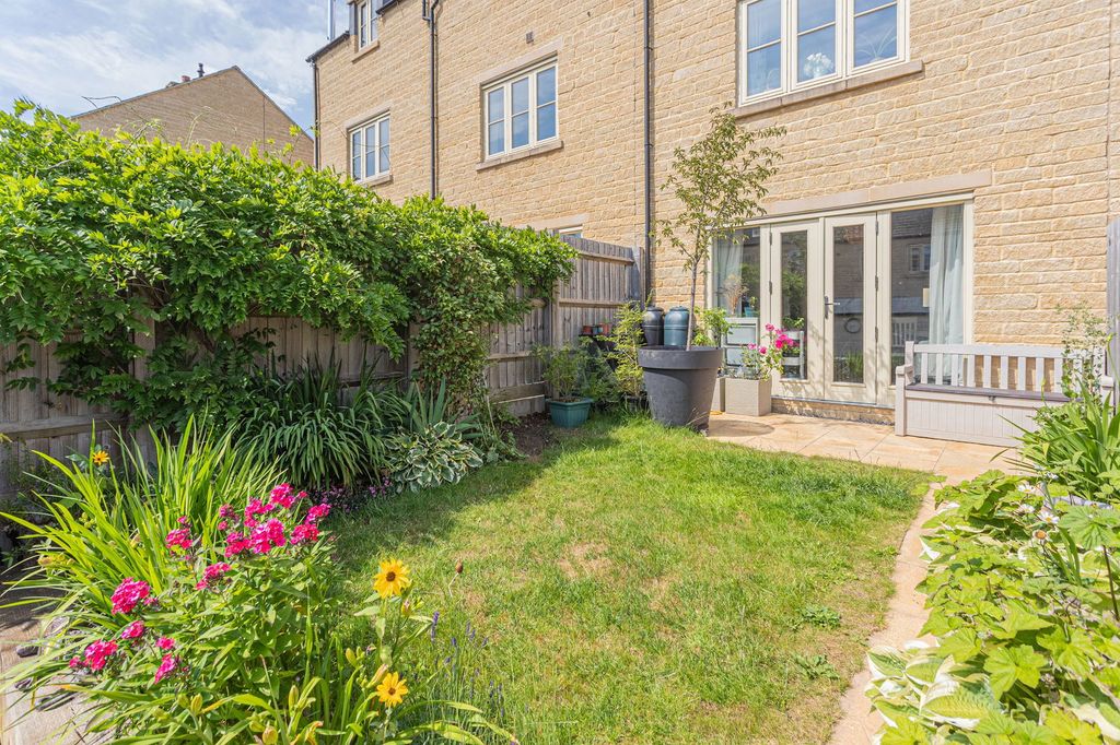 Property photo 3 of 13