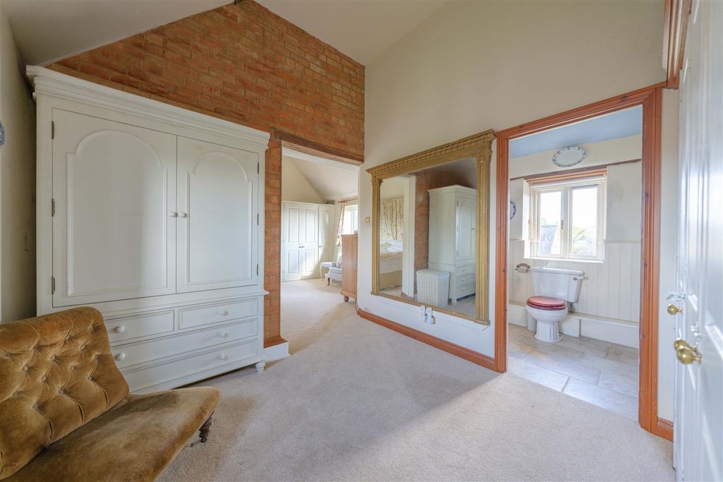 Additional image 17 of 4 bed barn conversion for saleBoughton Grange, Northampton NN2