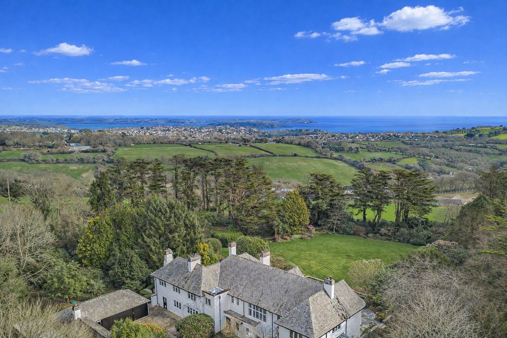 Property photo 2 of 49