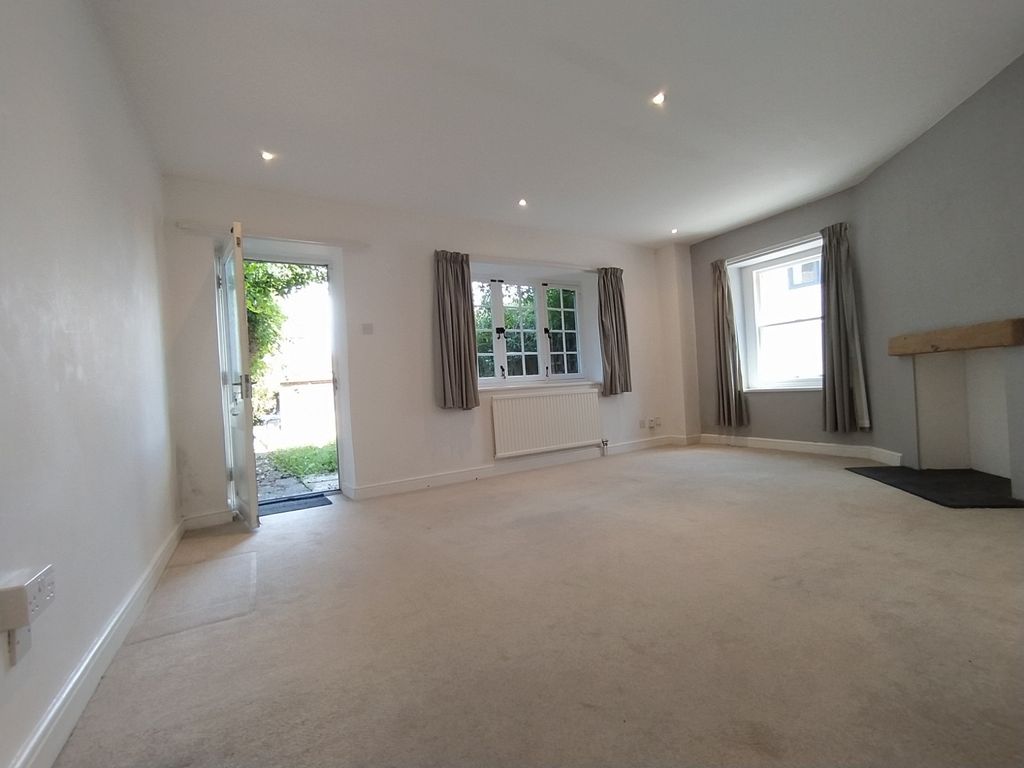 Property photo 2 of 11 Image