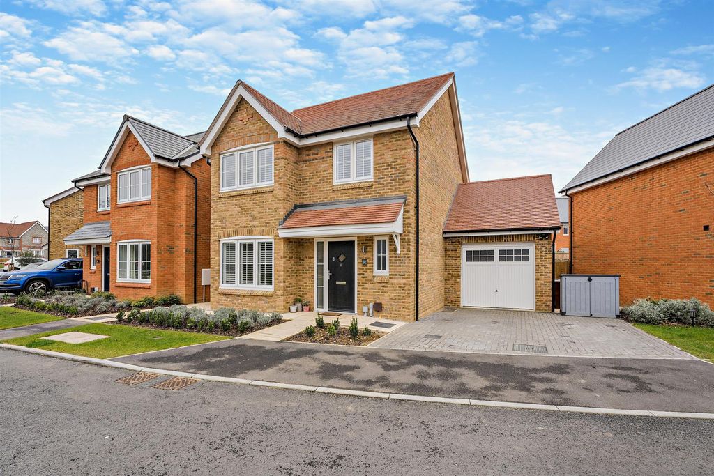 Property photo 1 of 15 8640677-Exterior01-800.Jpg