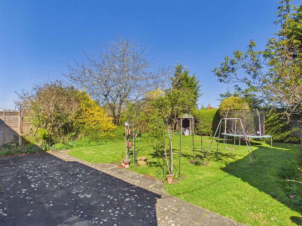 Property photo 3 of 9