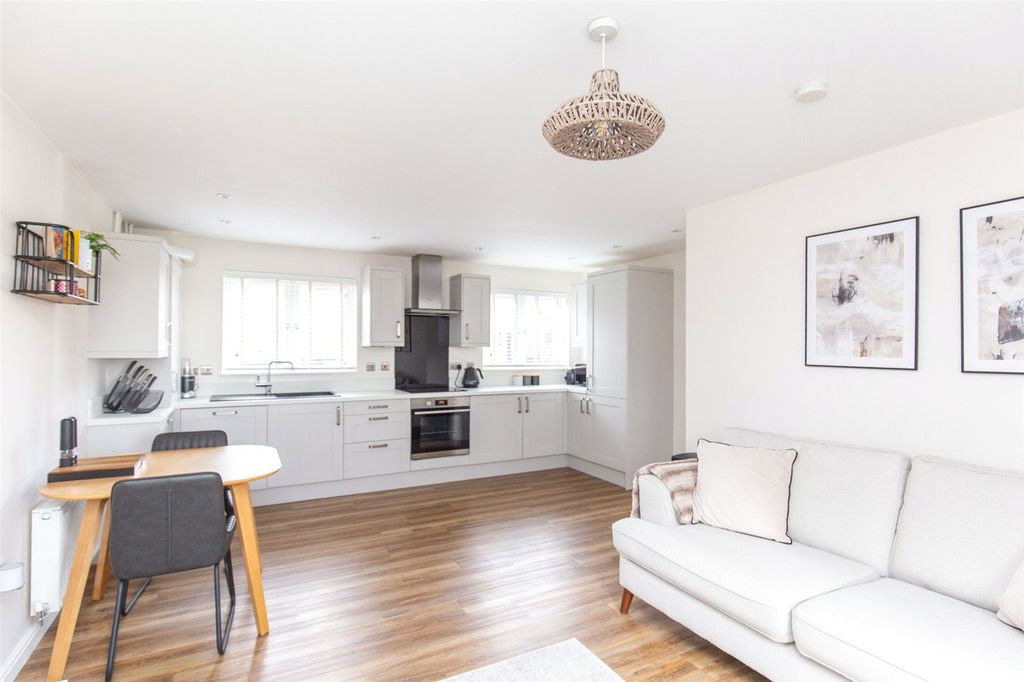 Property photo 1 of 16 Picture No. 18