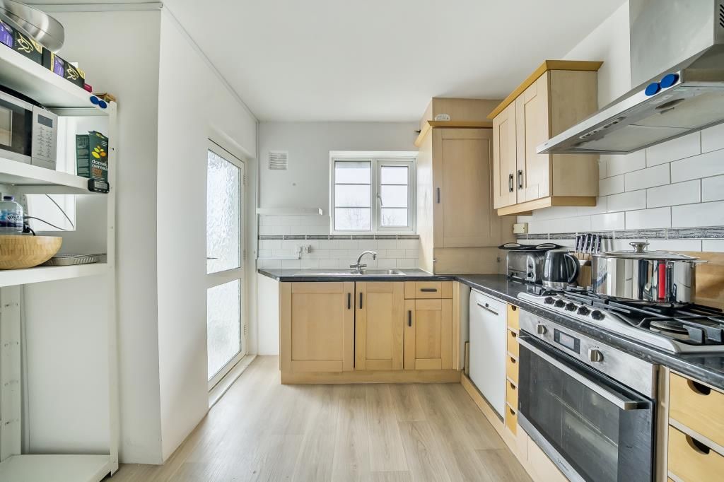 Property photo 2 of 21 Kitchen