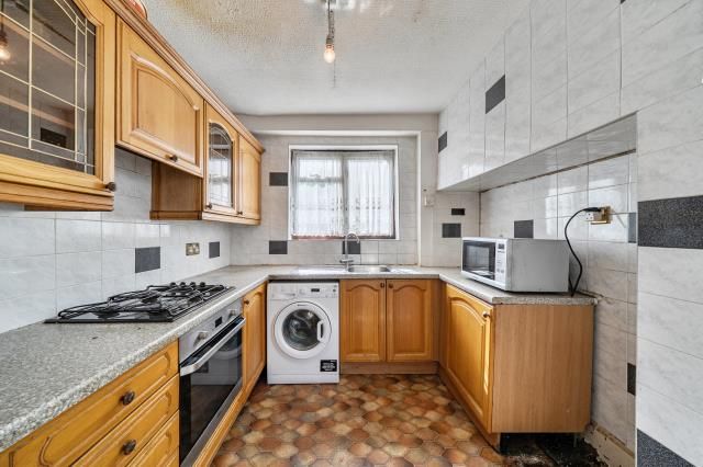 Property photo 3 of 20 Kitchen