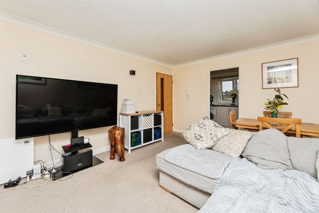 Property photo 3 of 10
