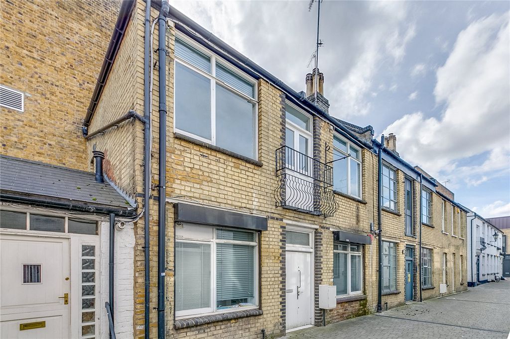 Property photo 1 of 6