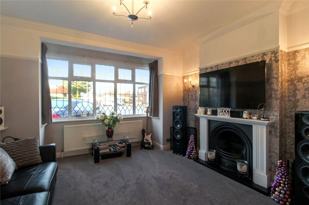 Property photo 3 of 23 Picture No. 12