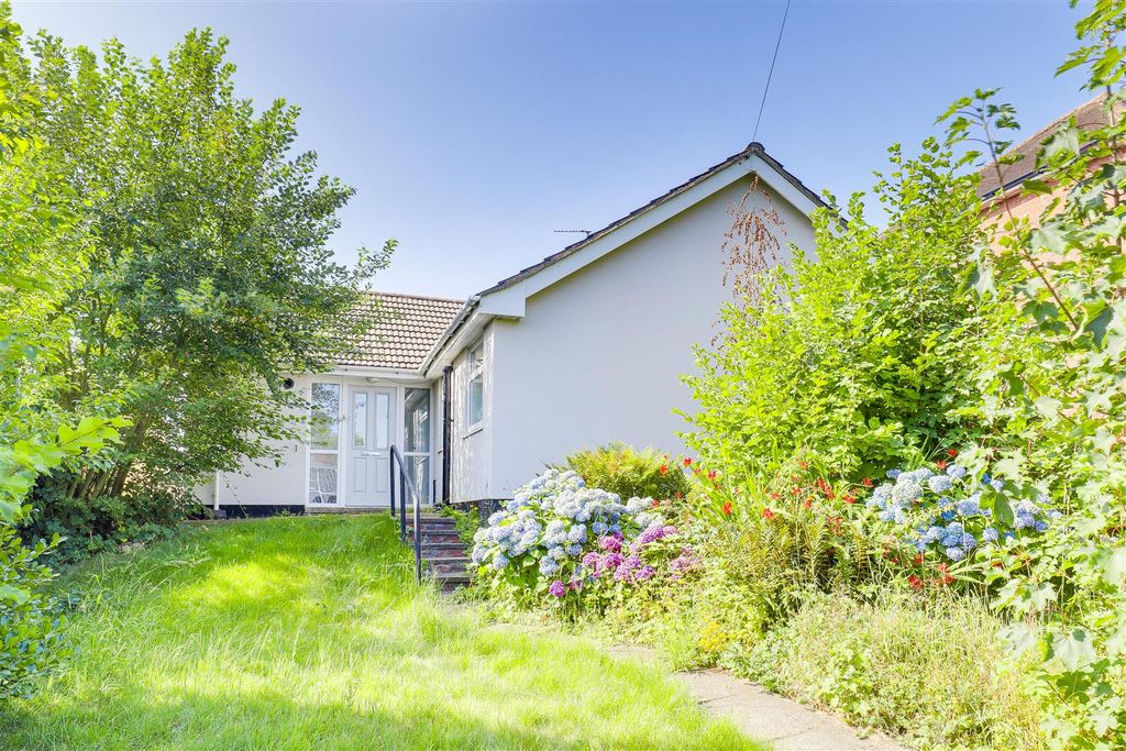 Property photo 1 of 28 2852.Jpg