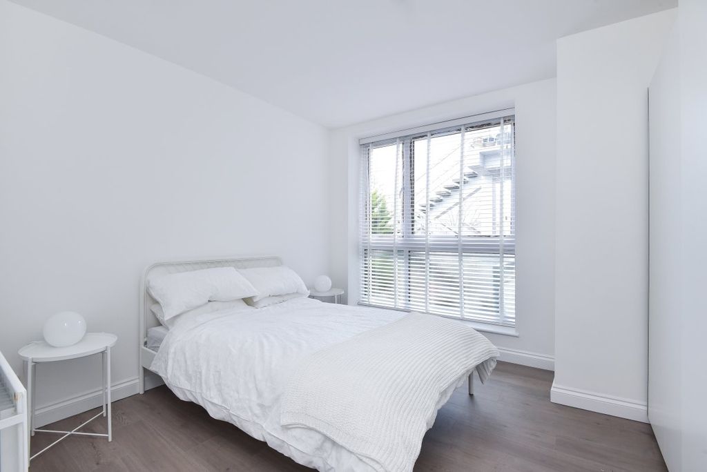 Property photo 3 of 7 252586 (5)