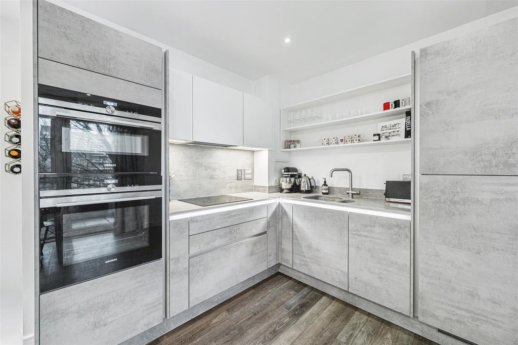 Property photo 2 of 14 4 Akenside Court-6.Jpg