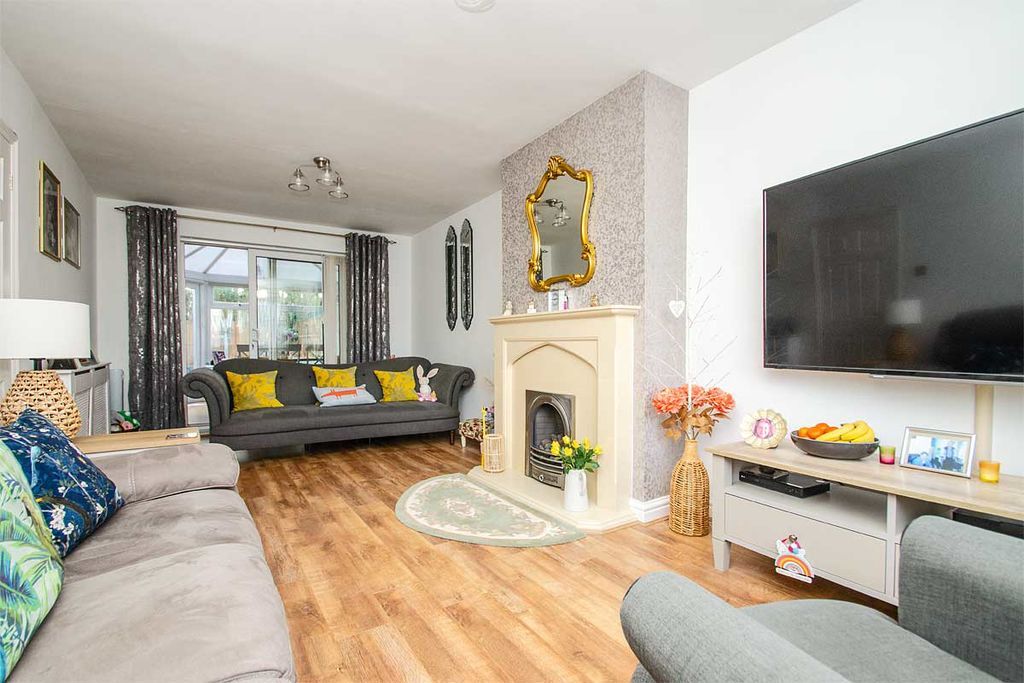 Property photo 2 of 19 Photo 16