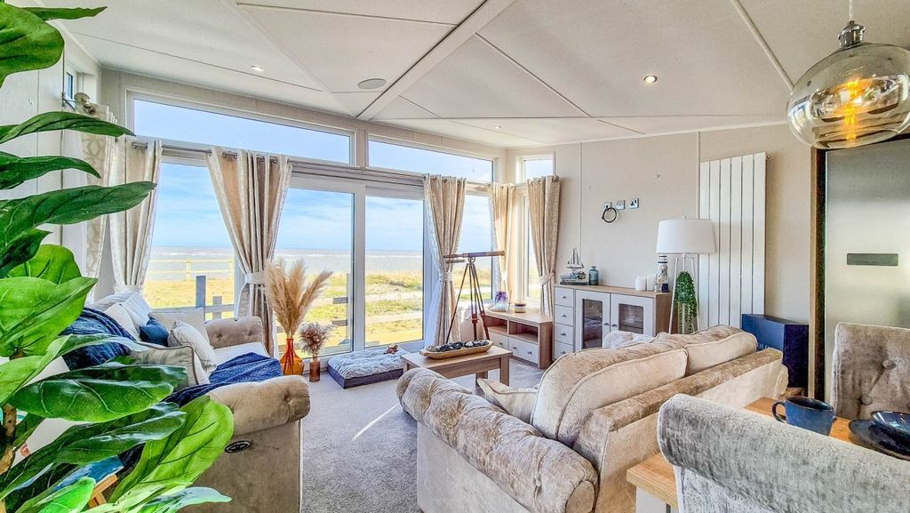 Property photo 2 of 27 Untitled 9