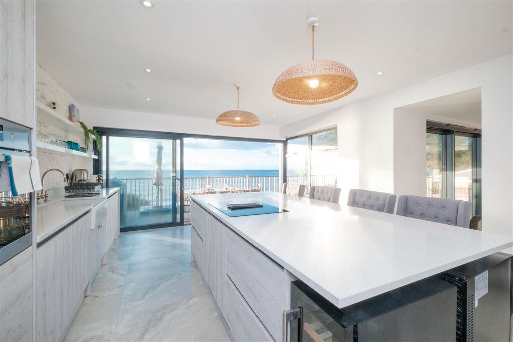 Property photo 2 of 37 Parry_Sandpiper-33.Jpg