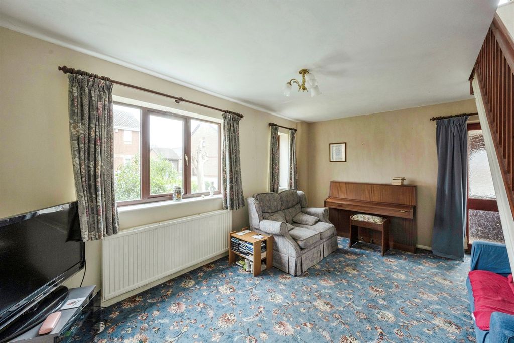 Property photo 2 of 14