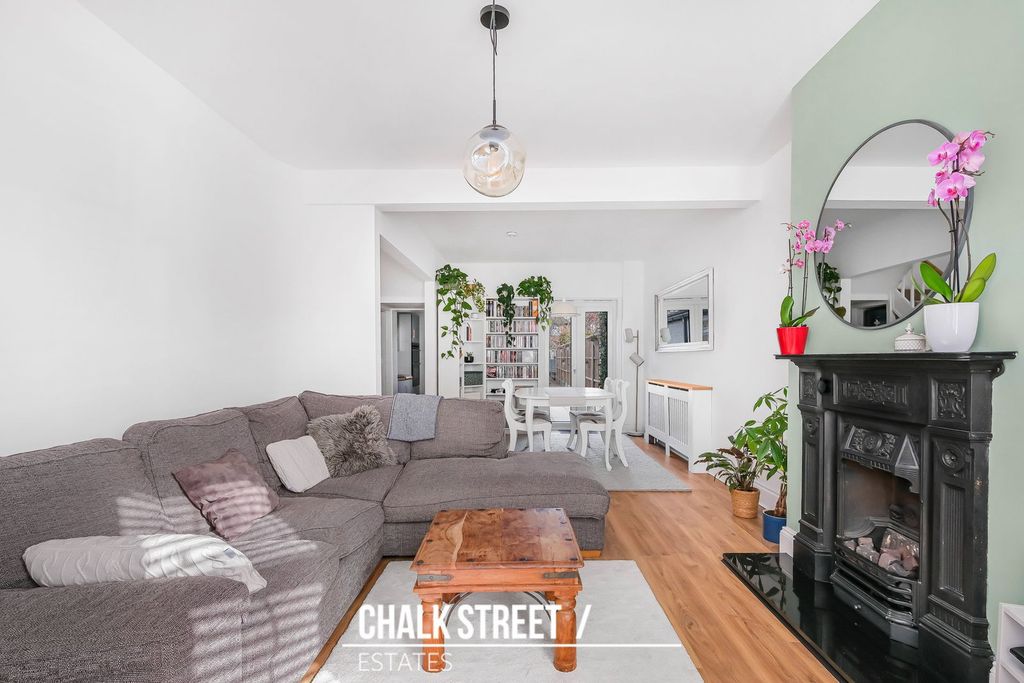 Property photo 2 of 26