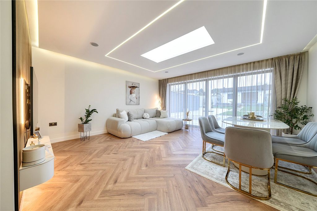 Property photo 3 of 21 Picture No. 09