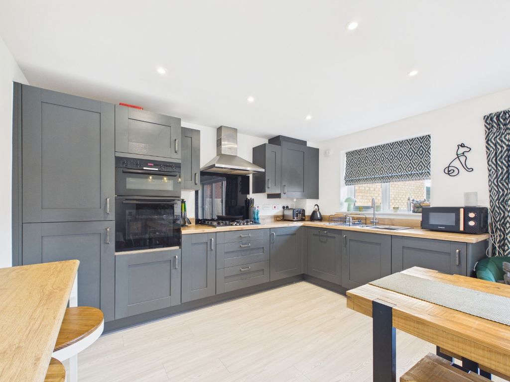 Property photo 2 of 20 4960085