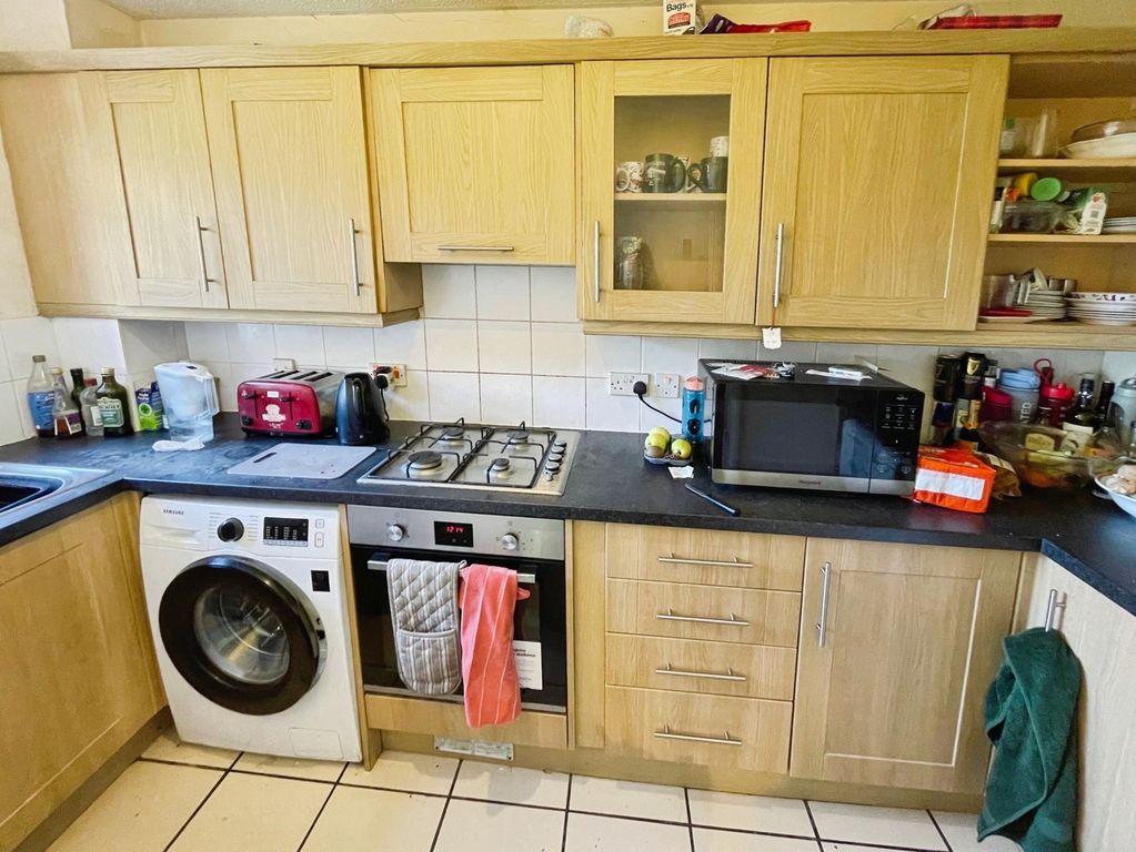 Property photo 3 of 9 Pbox-Img.Jpg