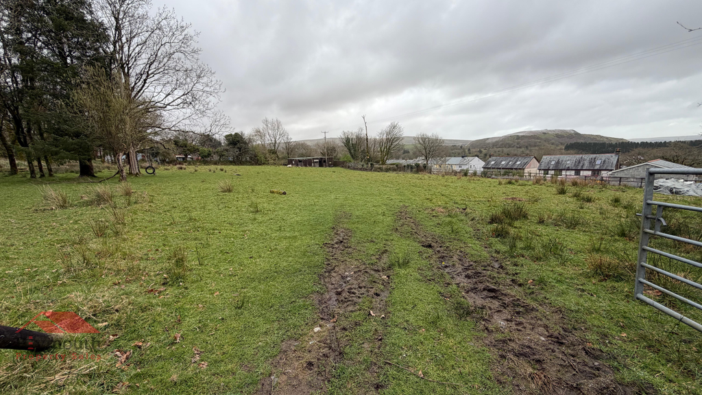 Property photo 3 of 8