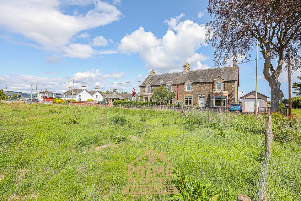 Property photo 2 of 9