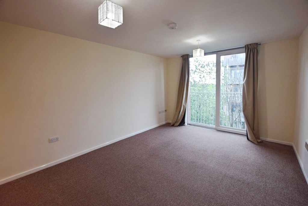Property photo 2 of 11 Picture No. 13