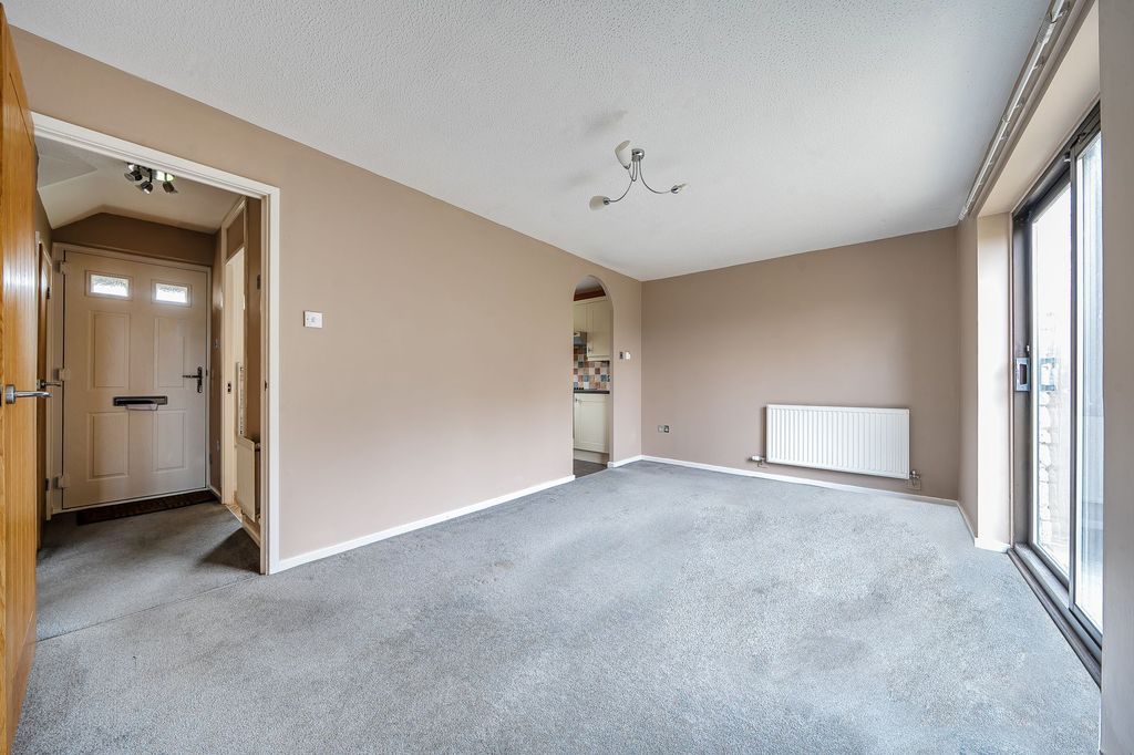 Property photo 3 of 7 Living Room